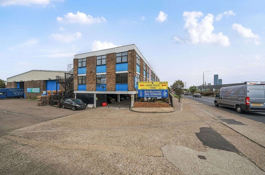 620 Western Av, London for sale - Building Photo - Image 1 of 1