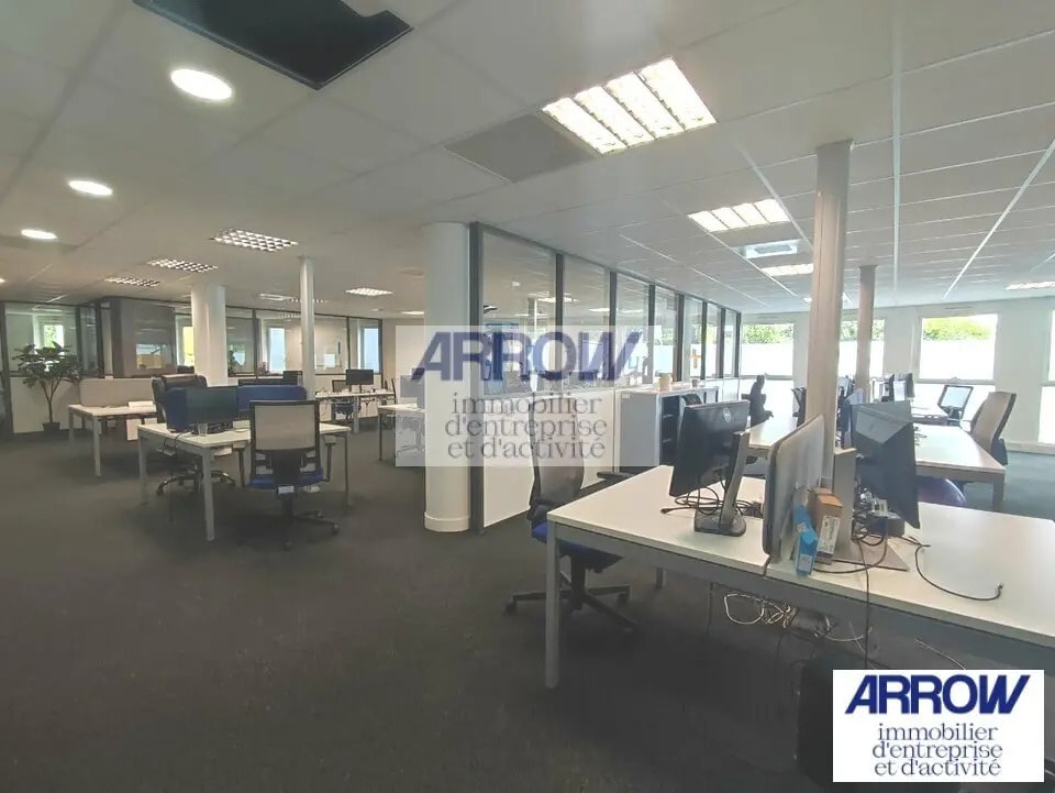 Location Bureaux 350 m² - Photo 1