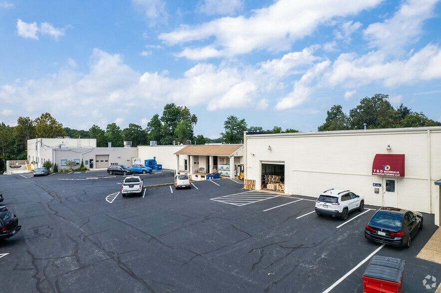 1101 Sussex Blvd, Broomall, PA for rent - Building Photo - Image 3 of 16