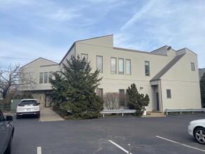 883 Black Rock Tpke, Fairfield, CT for rent Building Photo- Image 2 of 2