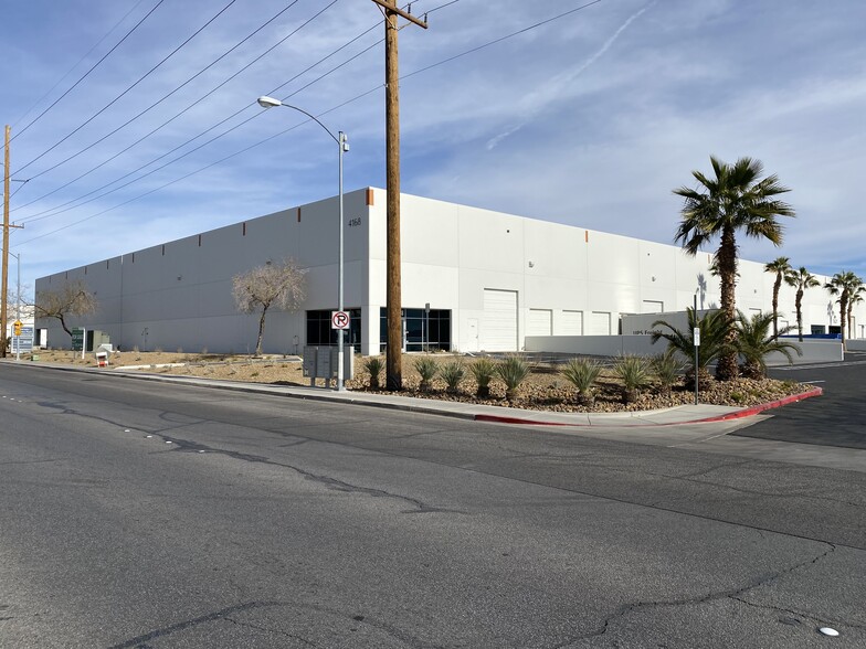 4168 N Pecos Rd, Las Vegas, NV for rent - Building Photo - Image 1 of 2