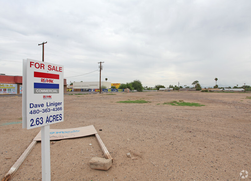 7505 W Indian School Rd, Phoenix, AZ for sale - Building Photo - Image 3 of 8