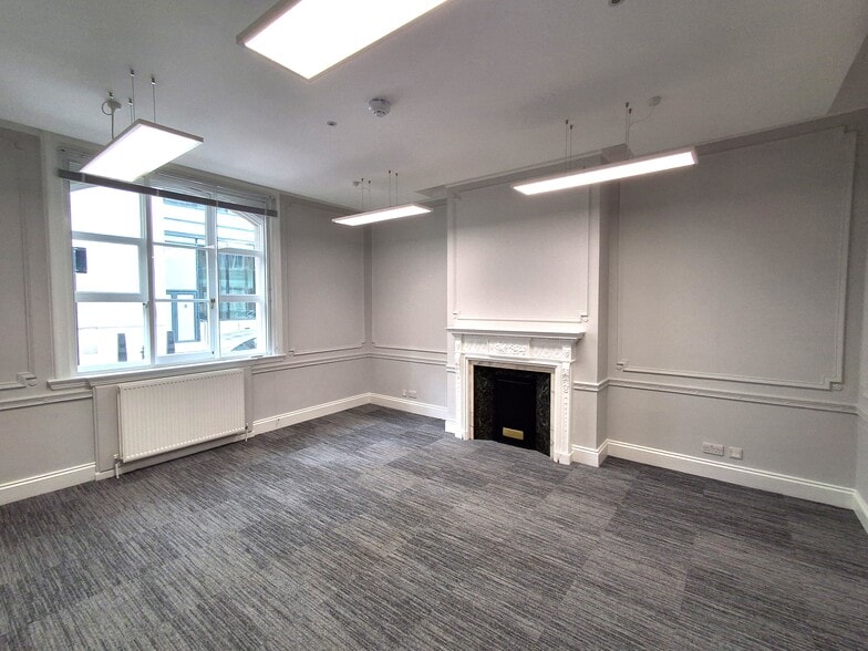 1 Duchess St, London to rent - Interior Photo - Image 3 of 7