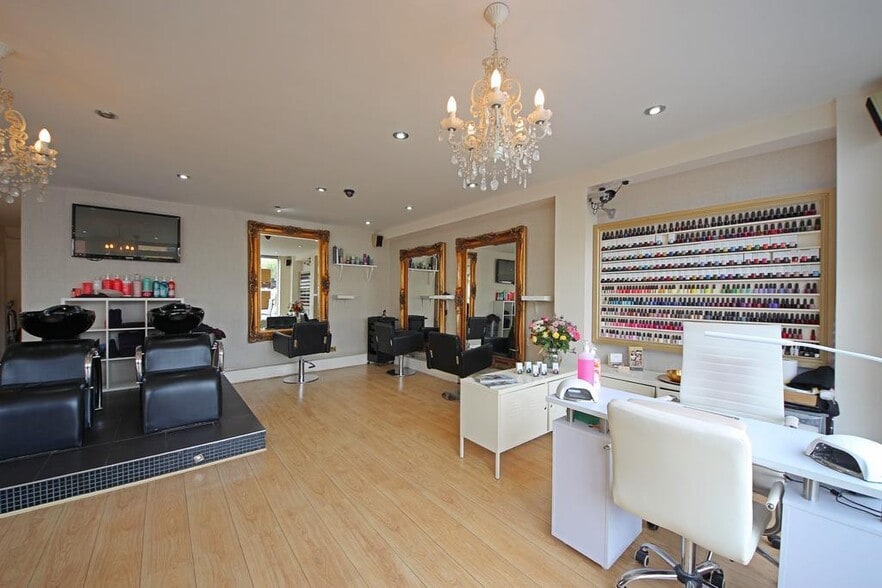 384-394 Holdenhurst Rd, Bournemouth to rent - Building Photo - Image 2 of 4