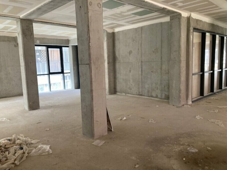 Office in L'ILE-SAINT-DENIS for sale - Interior Photo - Image 2 of 10