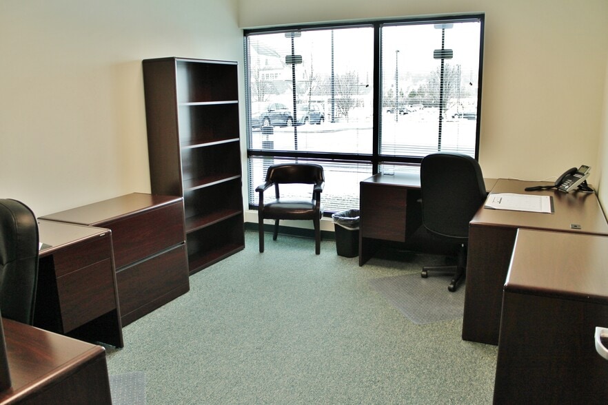 5850 Waterloo Rd, Columbia, MD to rent - Interior Photo - Image 3 of 10