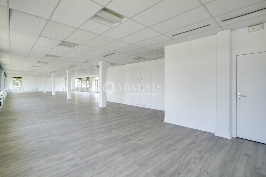 Office in Roissy-en-France to rent - Interior Photo - Image 3 of 5