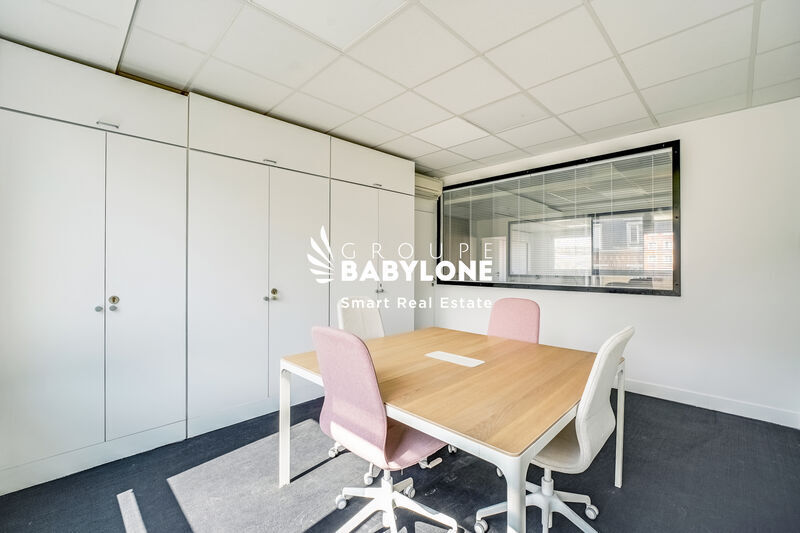 40 Rue De L'Est, Boulogne-Billancourt to rent - Interior Photo - Image 3 of 13