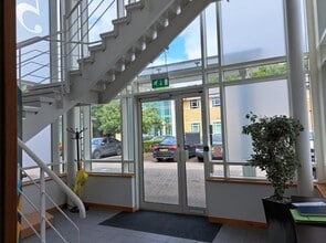 Mulberry Dr, Cardiff to rent Interior Photo- Image 1 of 3