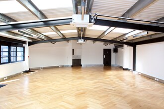 32-40 Gordon House Rd, London to rent Interior Photo- Image 2 of 4