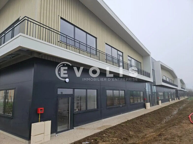 66 Avenue De La Plesse, Villebon-sur-Yvette to rent - Building Photo - Image 1 of 6