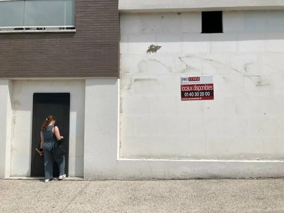 Location Commerce 98 m² - Photo 1