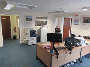 Warren Business Park, Tetbury to rent Interior Photo- Image 1 of 5