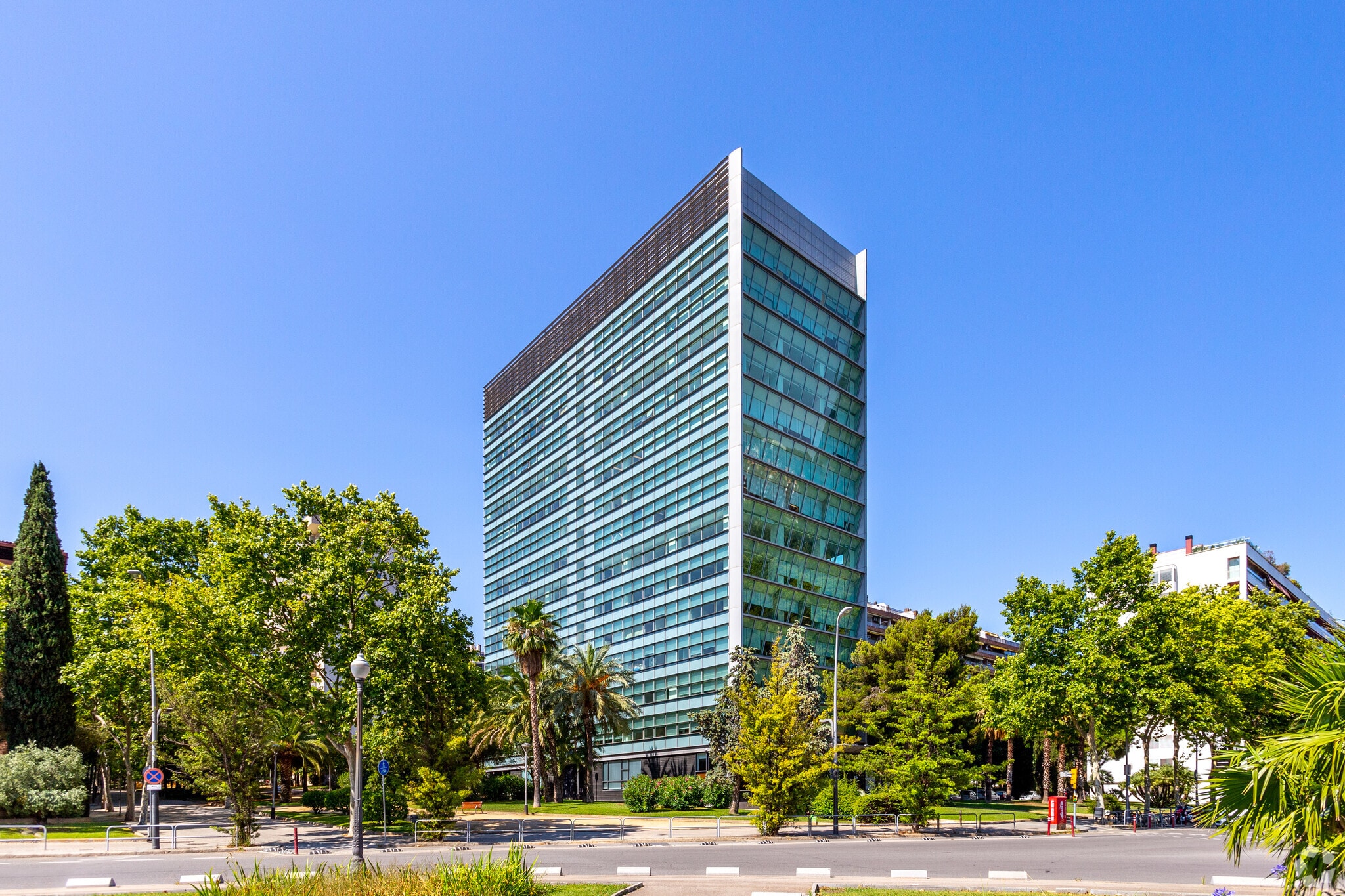 Office in Avinguda Diagonal, 682, Barcelona to rent Primary Photo- Image 1 of 12