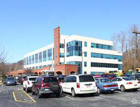 1000 River Rd, Conshohocken, PA for rent Building Photo- Image 1 of 6