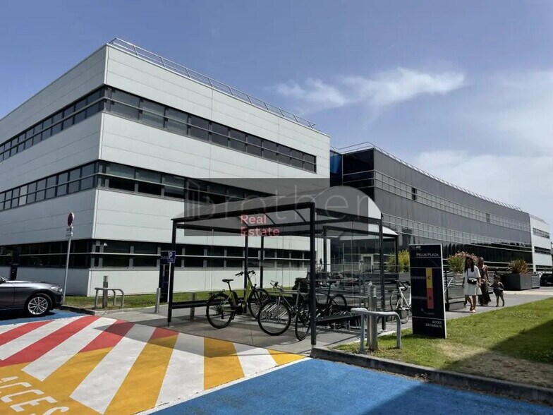 Office in Mérignac to rent - Building Photo - Image 2 of 9