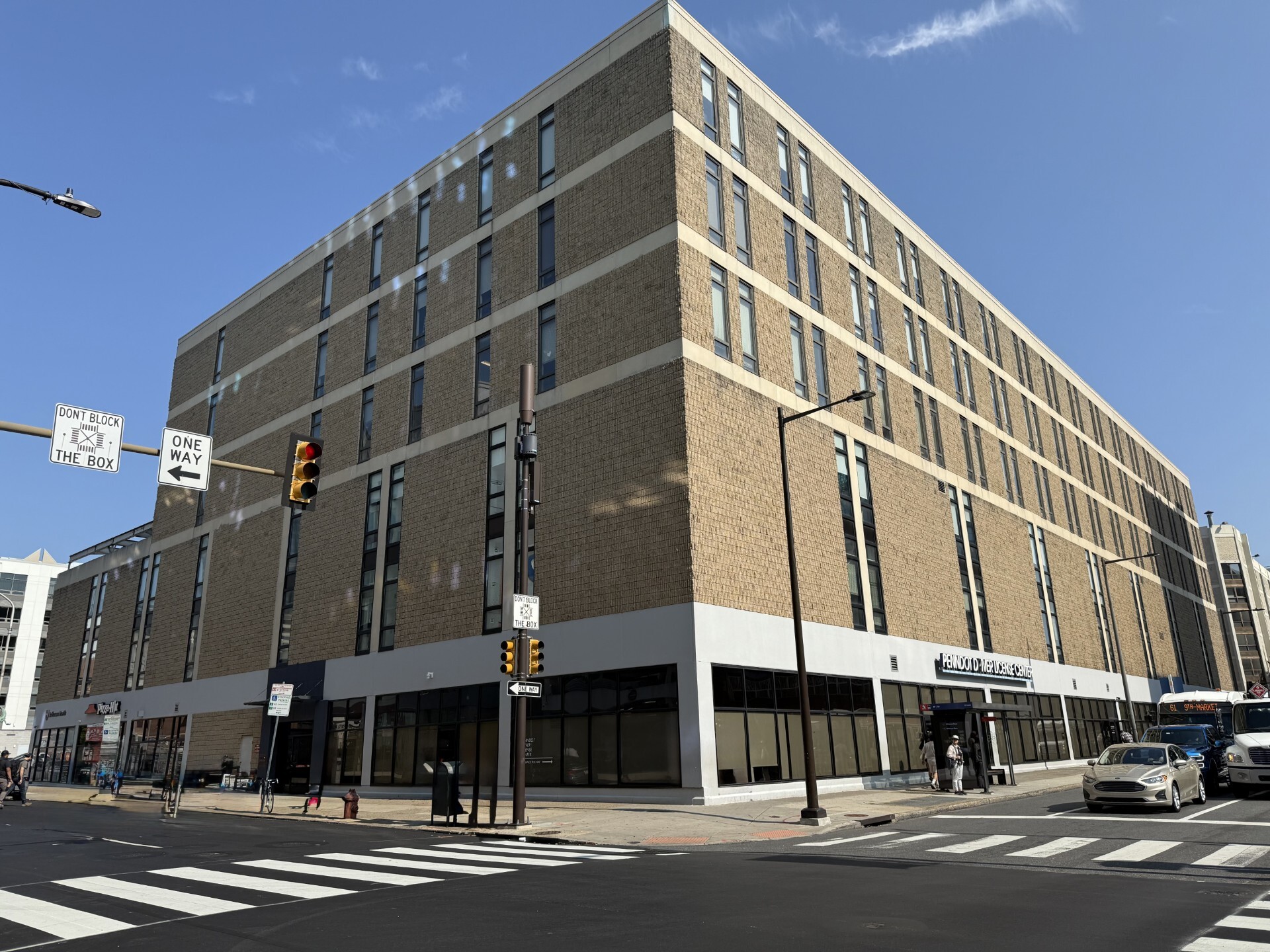 801 Arch St, Philadelphia, PA to rent Building Photo- Image 1 of 12