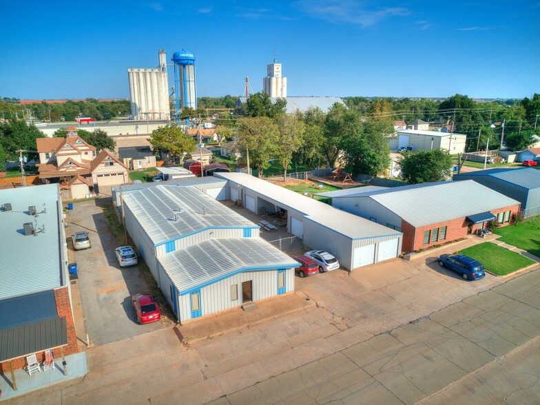 219 N 6th St, Kingfisher, OK for sale - Building Photo - Image 1 of 58