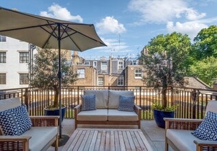 100-106 Kensington High St, London to rent Interior Photo- Image 1 of 6