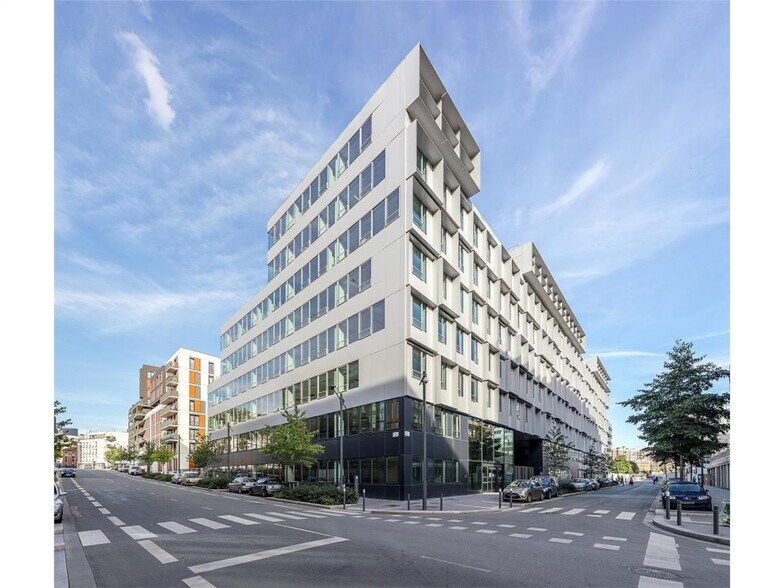 Office in Saint-Ouen-sur-Seine to rent - Building Photo - Image 1 of 16