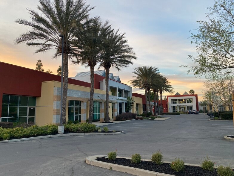 3361 Walnut Blvd, Brentwood, CA to rent - Building Photo - Image 1 of 5