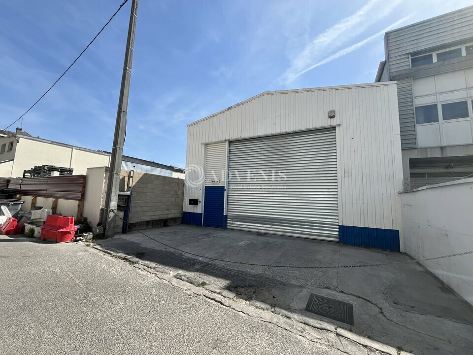 Light Industrial in Noisy-le-Sec to rent Building Photo- Image 1 of 11