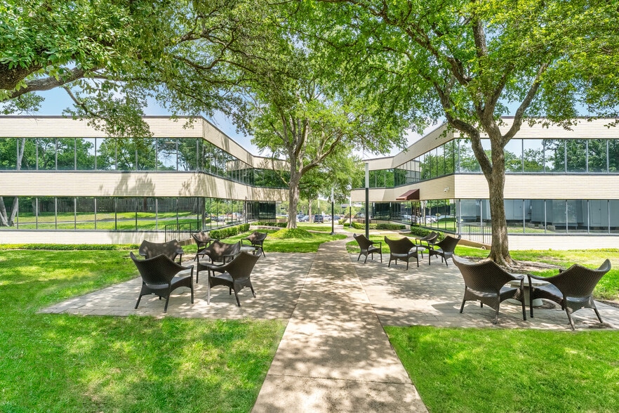 6600 Lyndon B Johnson Fwy, Dallas, TX to rent - Building Photo - Image 2 of 29