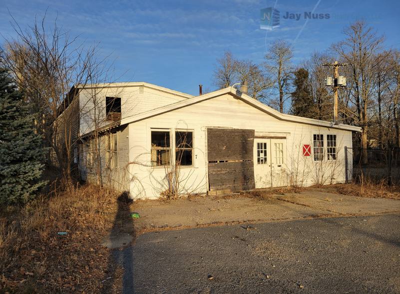 7 Pembroke St, Kingston, MA for sale - Building Photo - Image 2 of 3