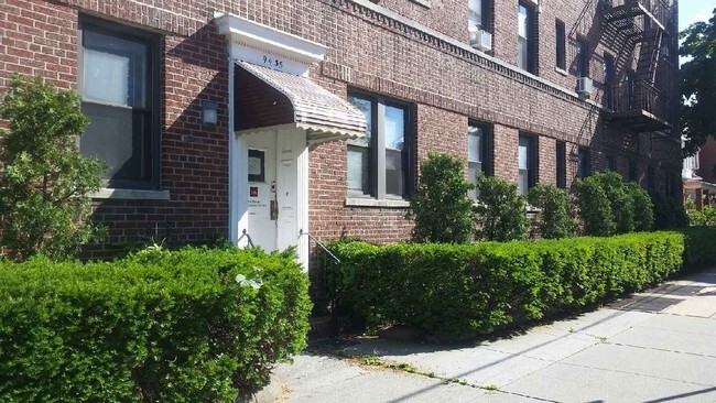 9435 Ridge Blvd, Brooklyn, NY for rent - Building Photo - Image 2 of 3