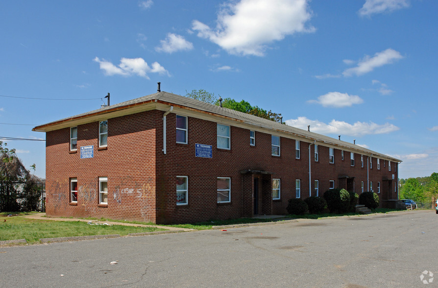 1350 N Chestnut St, Winston-Salem, NC for sale - Primary Photo - Image 1 of 1