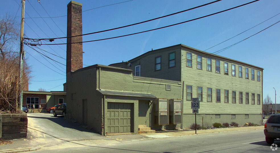 142 Crescent St, Brockton, MA for rent - Building Photo - Image 3 of 18