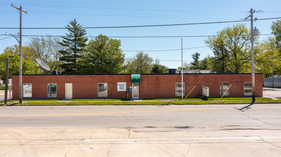 805 N Broad St, Carlinville, IL for sale - Primary Photo - Image 1 of 1