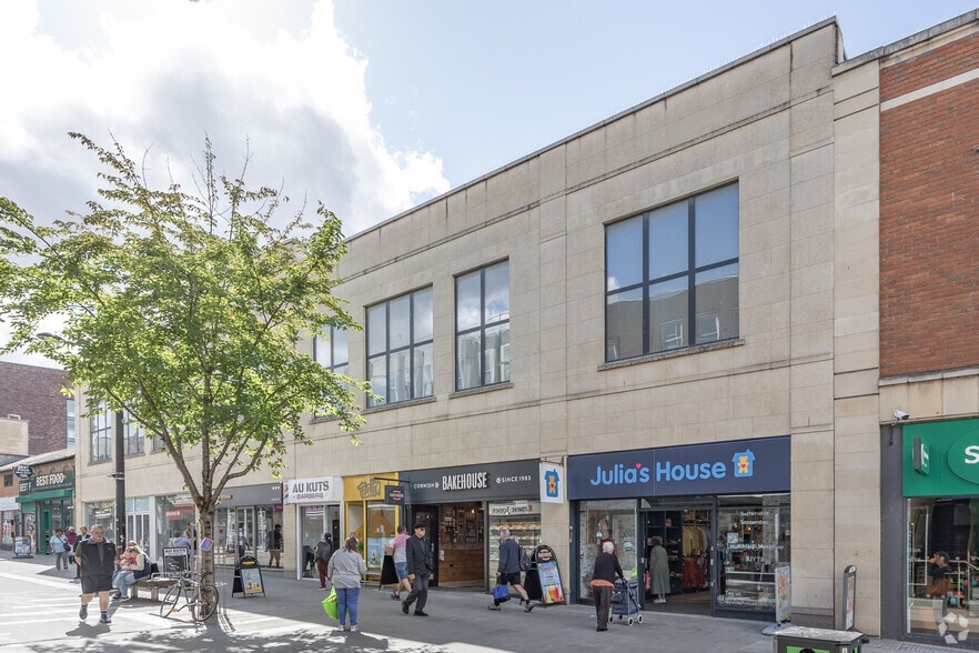 55-61 Regent St, Swindon to rent - Building Photo - Image 2 of 3