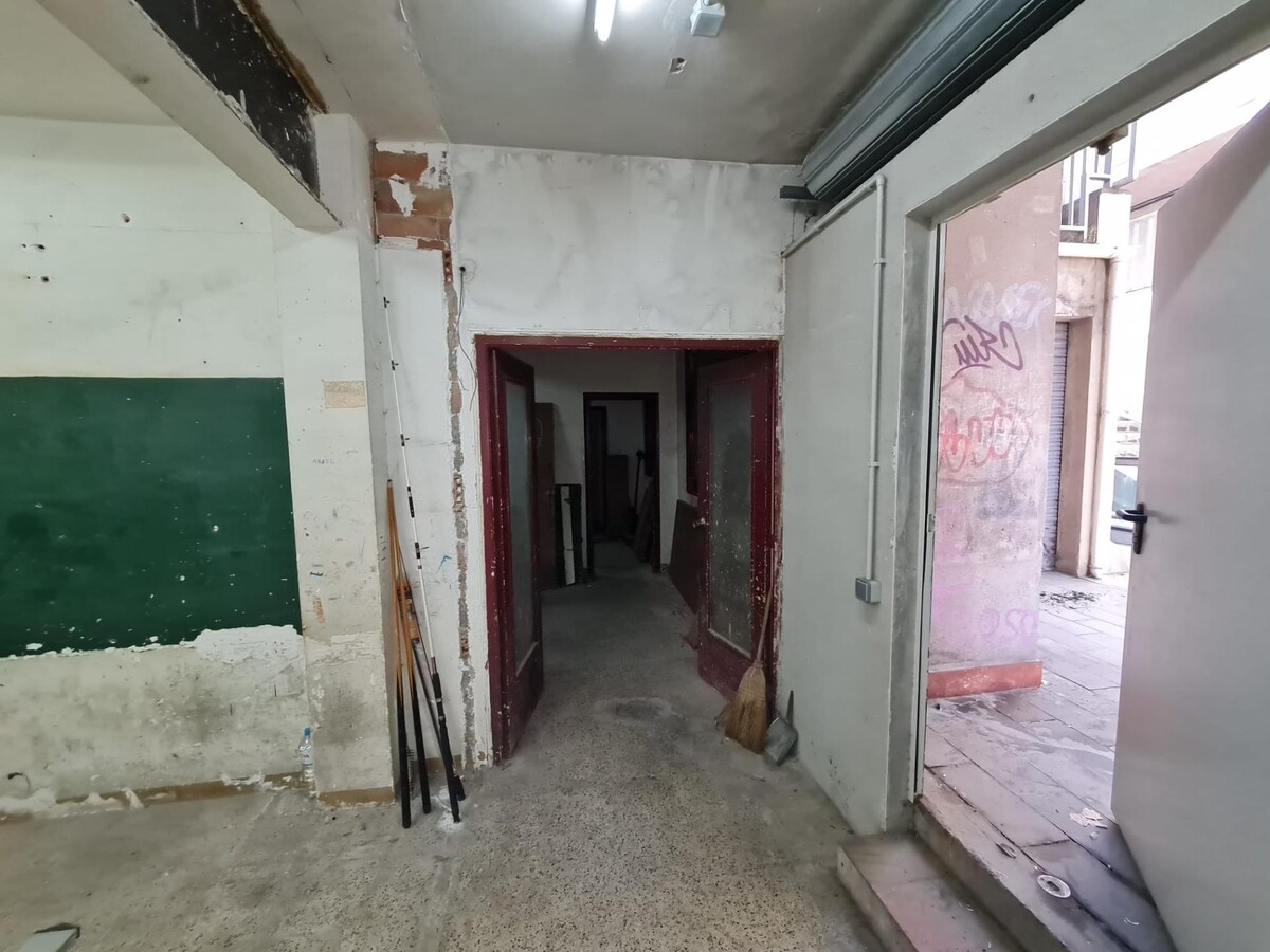 Montcada i Reixac, BAR 08110 -  -  - Interior Photo - Image 1 of 6