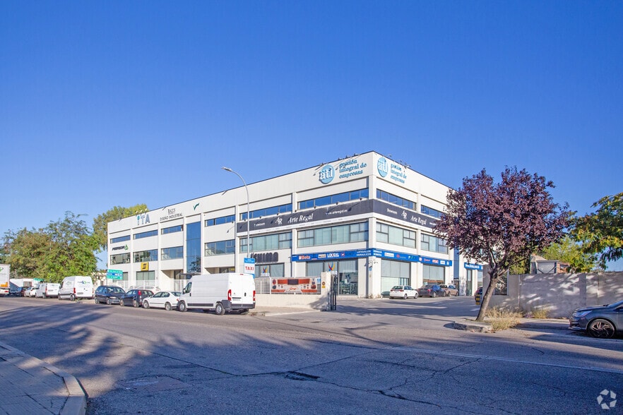 Industrial in San Fernando de Henares, Madrid for sale - Primary Photo - Image 1 of 4