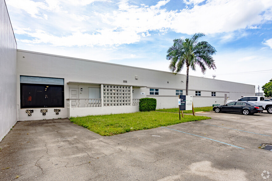 750 NW 57th Ct, Fort Lauderdale, FL for sale - Building Photo - Image 1 of 1