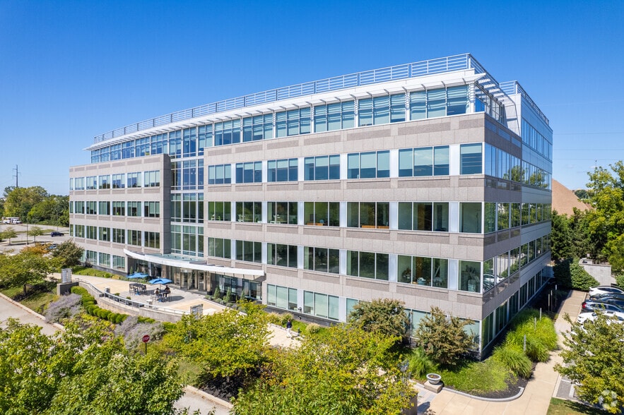 4000 Chemical Rd, Plymouth Meeting, PA to rent - Building Photo - Image 2 of 10