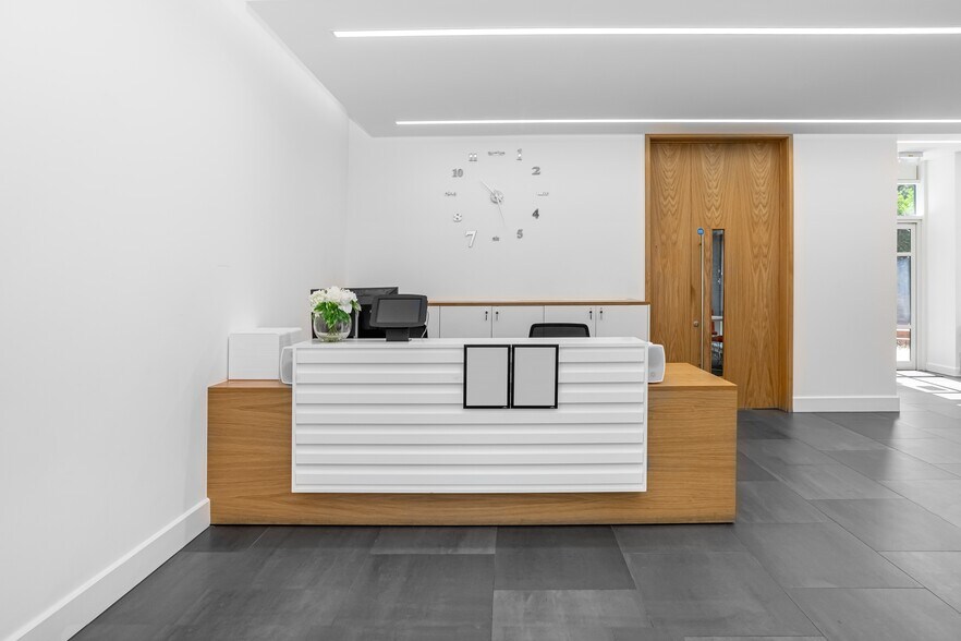 Watermans Business Park, Staines to rent - Interior Photo - Image 2 of 10