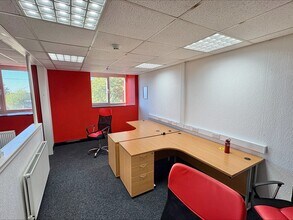 Osborne St, Oldham to rent Interior Photo- Image 2 of 2