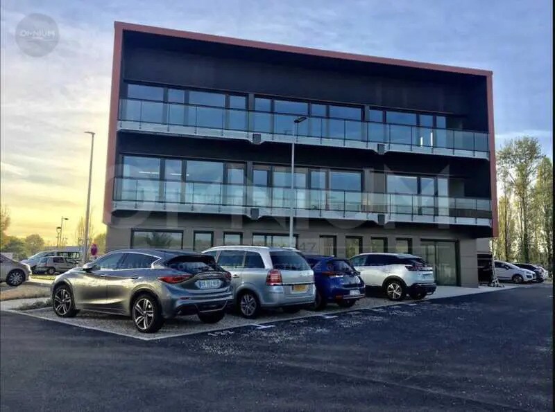 Office in Beynost to rent Building Photo- Image 1 of 6