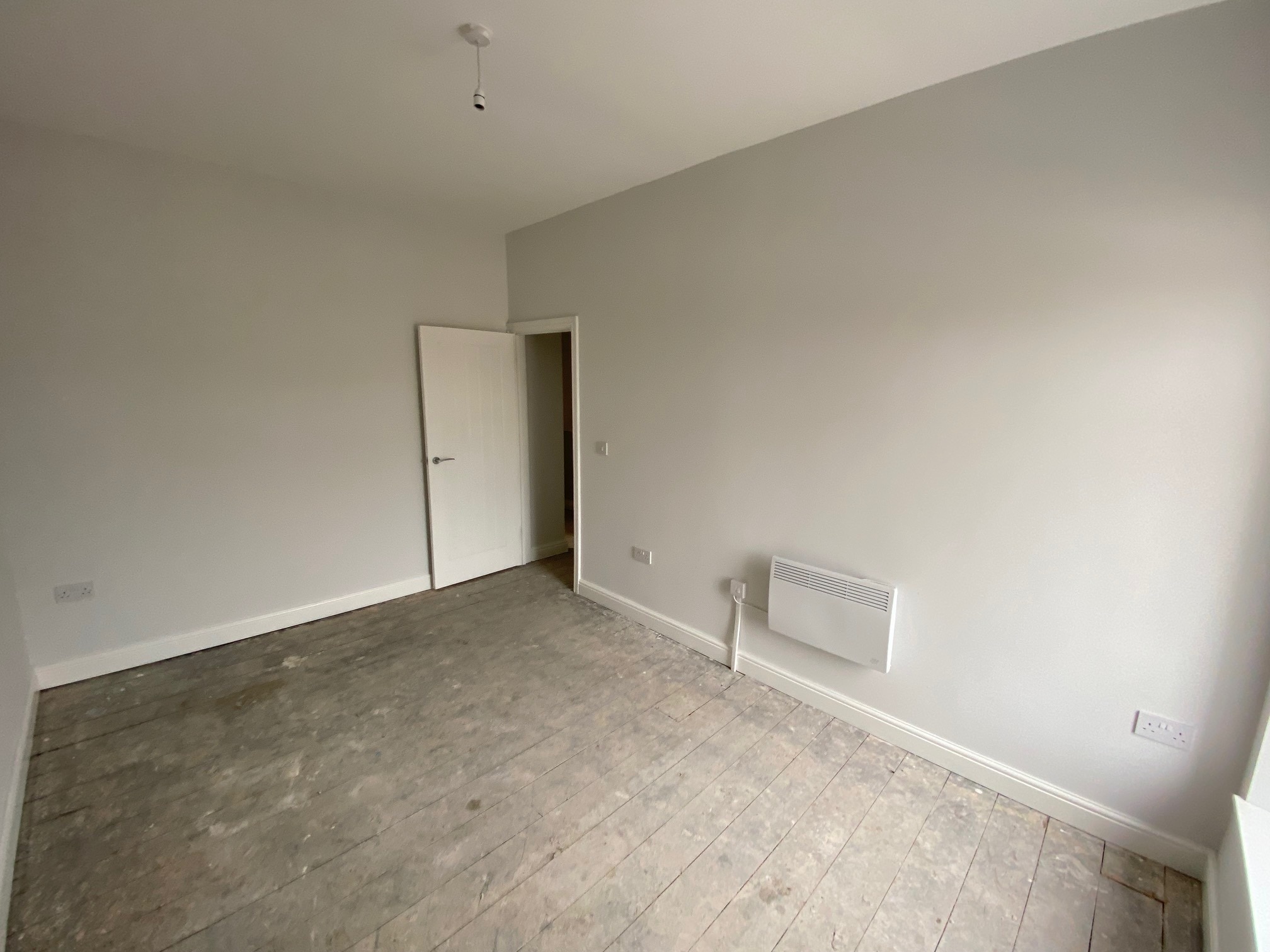 7 Market St, Caerphilly to rent Interior Photo- Image 1 of 1