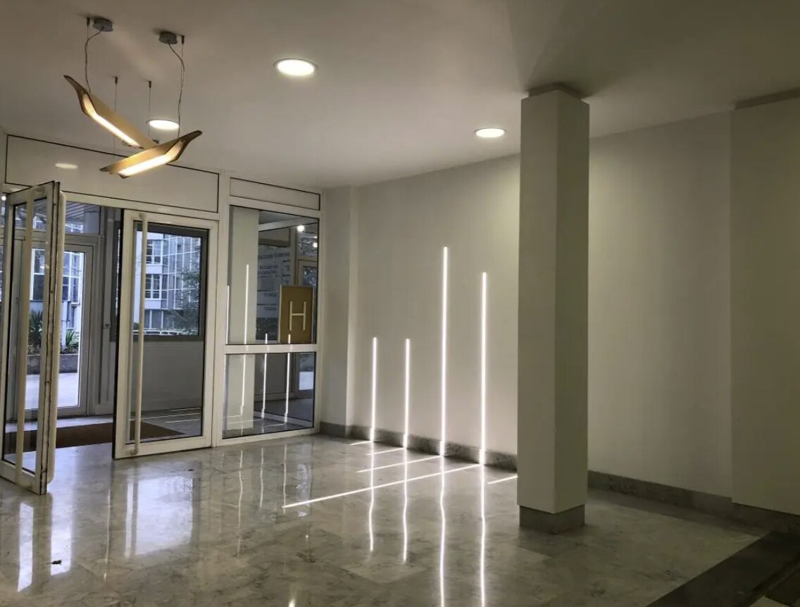 Office in Vélizy-Villacoublay to rent Interior Photo- Image 1 of 2