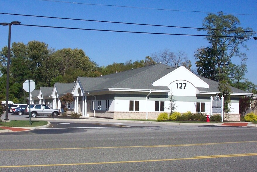 127 Church Road, Mount Laurel, NJ for rent - Building Photo - Image 1 of 6