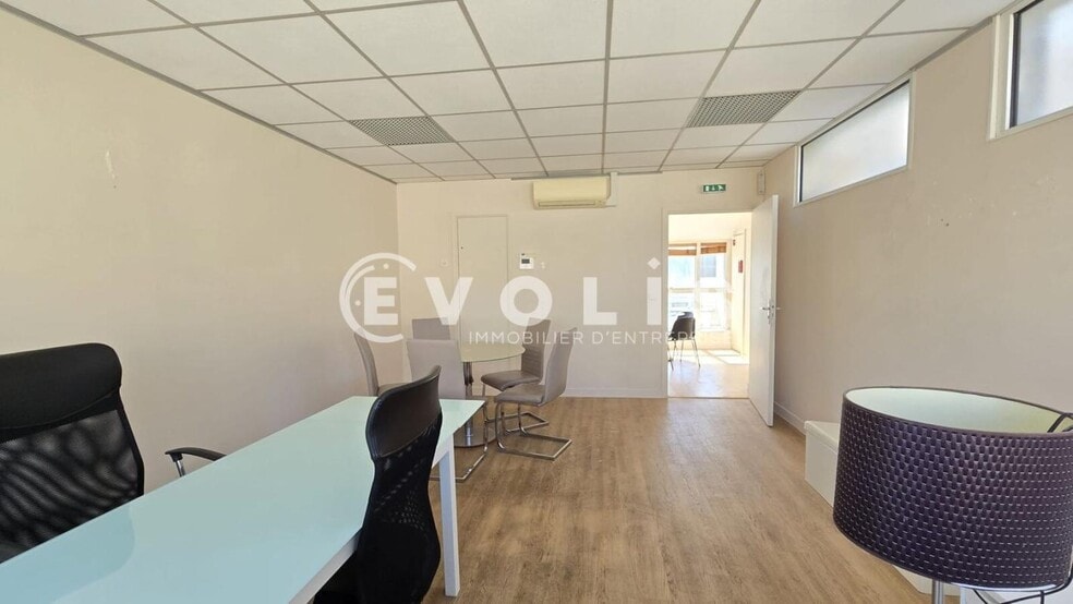 6 Rue Collange, Levallois-Perret to rent - Interior Photo - Image 3 of 23
