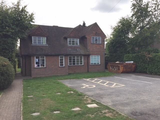 35 Browns Rd, Holmer Green for sale Primary Photo- Image 1 of 1