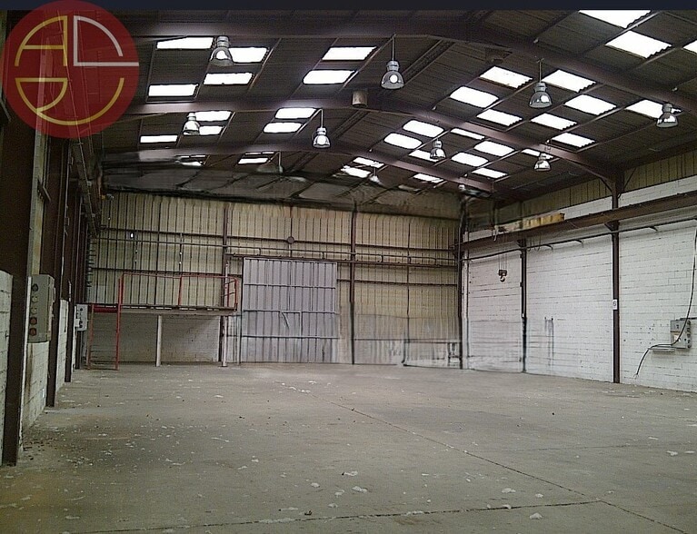 Industrial in Toulouse for sale - Interior Photo - Image 1 of 3