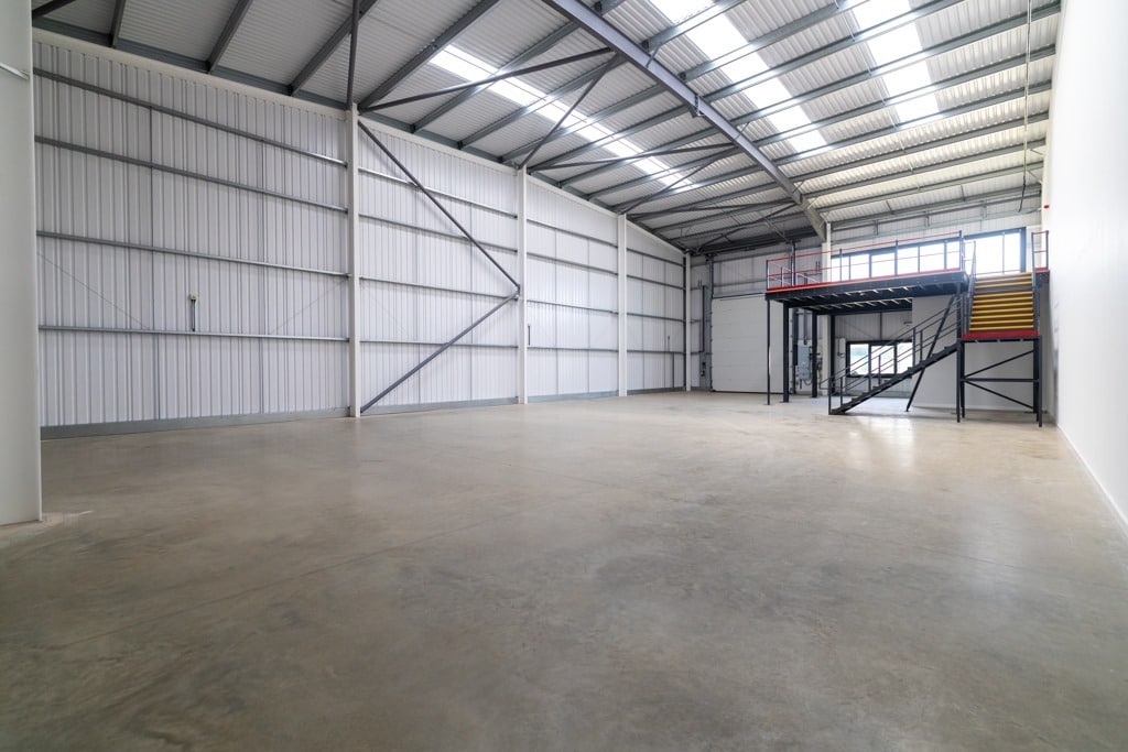 Welsh Ln, Banbury, OXF OX17 2HB - Unit Unit 14 -  - Interior Photo - Image 1 of 5