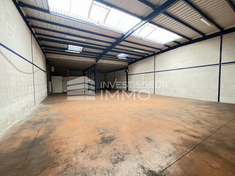 Light Industrial in Villepinte to rent - Interior Photo - Image 3 of 7