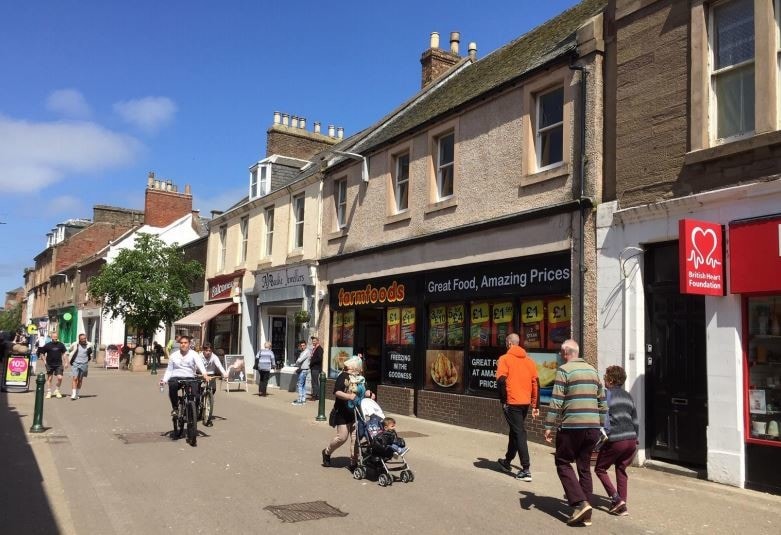 183-189 High St, Arbroath to rent - Building Photo - Image 3 of 4