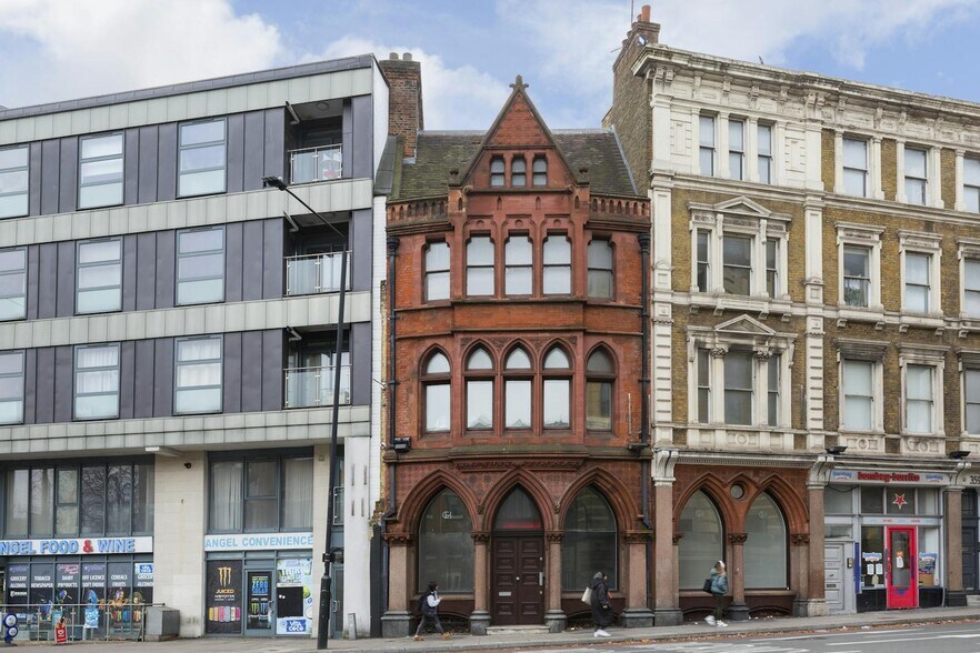 353-355 Goswell Rd, London for rent - Building Photo - Image 1 of 2